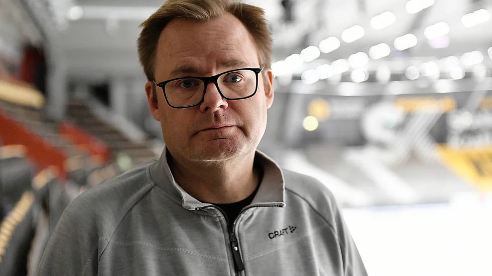 ”Man måste ta det säkra före det osäkra”, säger Håkan Billing och uppmanar alla besökare att tänka på säkerheten inför kvällens match.