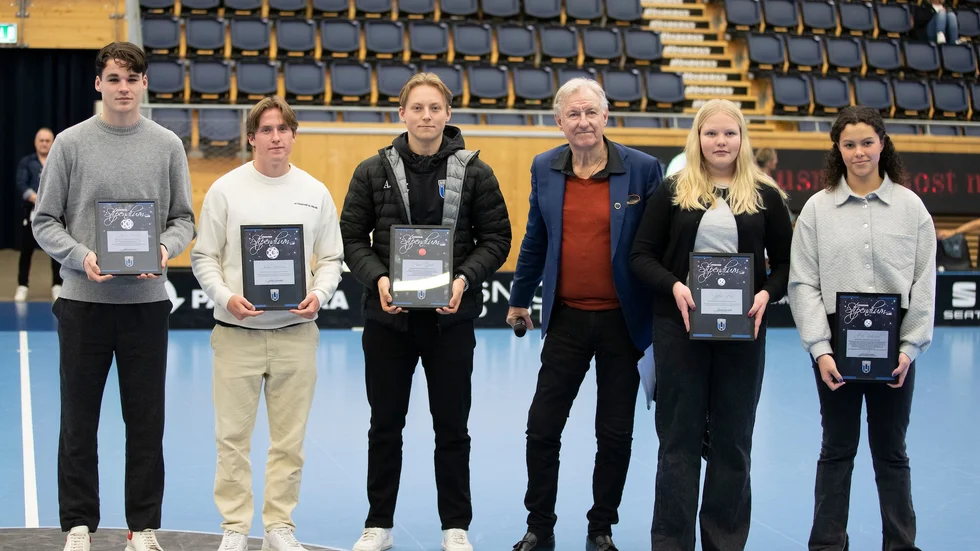 Jamie Roche Johan Karlsson, Arvid Tapper, Lasse Svensson, Filippa Gelin och Alice Rodenvall. 