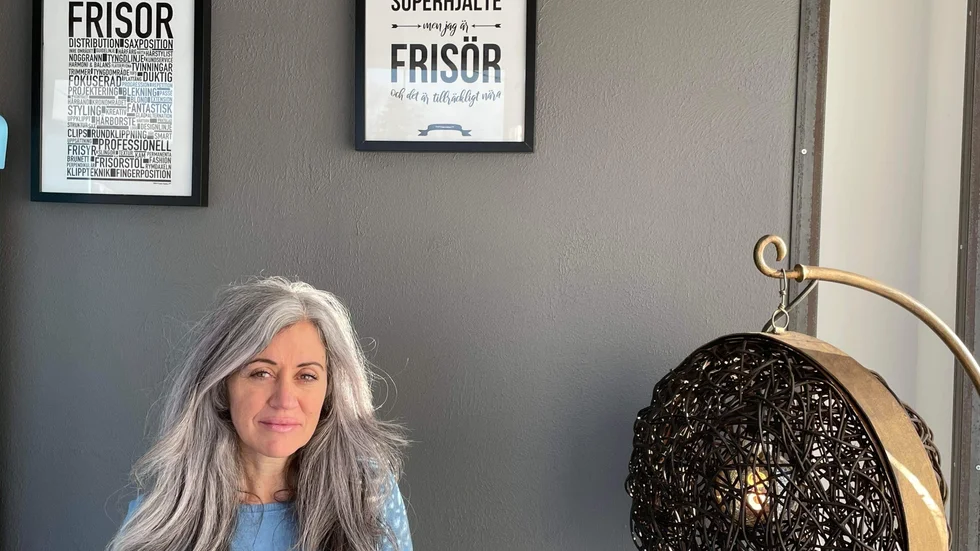 – Jag har mina stamkunder från Gävle, Sandviken, Järbo och Tierp. De har följt mig i 20 år, därför vågar jag. Jag har fans, säger Jonna Lundholm. 