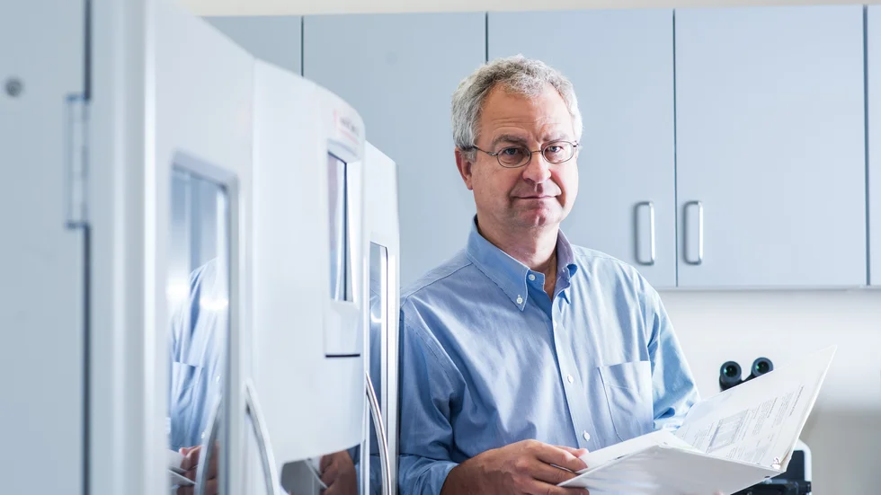 Jan Dumanski, professor vid Uppsala universitet, hoppas att resultaten av den nya studien ska få betydelse för att i ett tidigt skede upptäcka vilka män som riskerar att utveckla allvarlig covid-19 och på sikt även bättre sätt att behandla sjukdomen.

