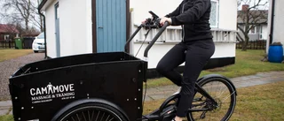 Med gymmet i cykellådan håller Carina pass överallt: " Deltagarna får ett sms dagen innan"
