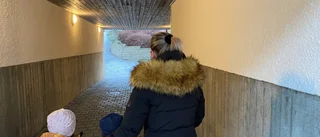 Småbarnsmamman om läget på gatan där personen sköts: "Man kan se vad som helst, allt från att folk blir slagna till blåljus"