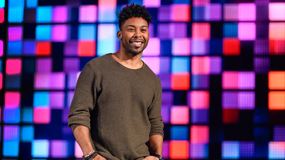 John Lundvik som tävlar med låten ”Änglavakt”.