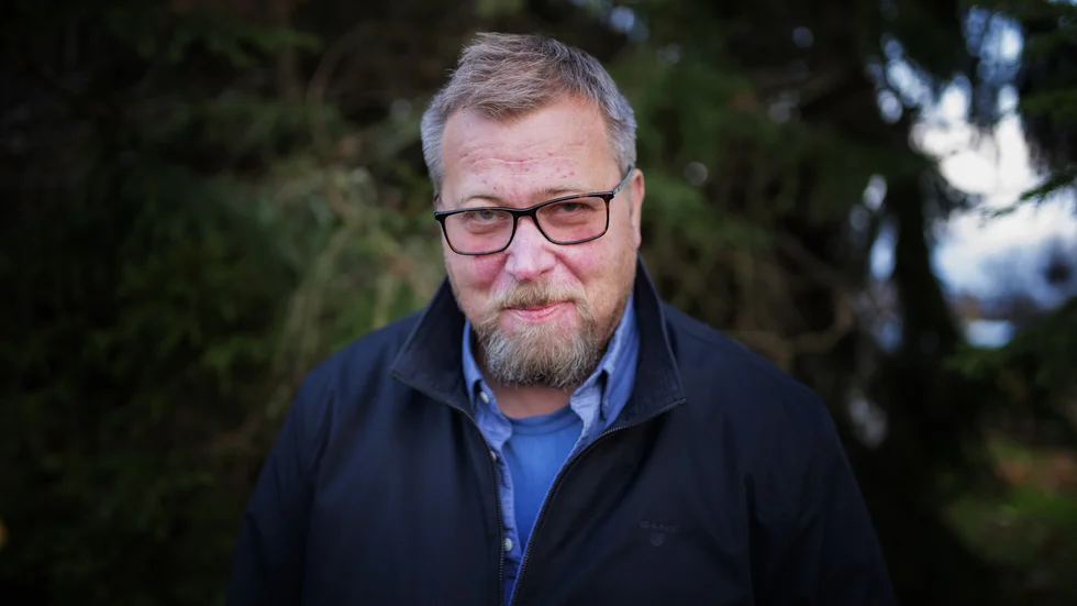 En kommun får inte sälja tomter under marknadsvärdet, enligt professor Olle Lundin.