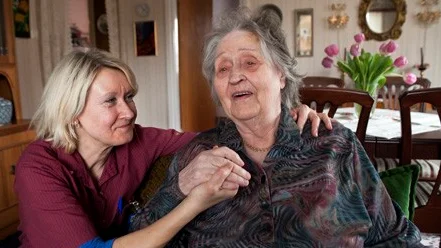 Carina Gustavsson besöker Märta Sundman.