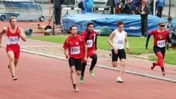 Det gick snabbt över upploppet i Skol-SM.