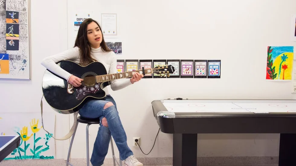 Underhöll. Idol-artisten Anna-Sofia Monroy underhöll barnen på lekterapin.