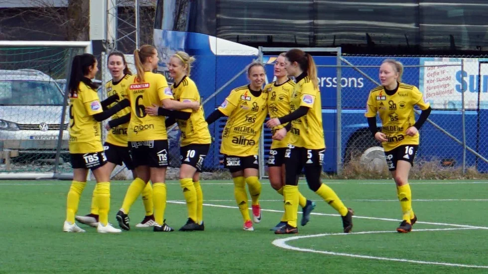 Gusk har en bred verksamhet med både dam- herr och ungdomsfotboll.