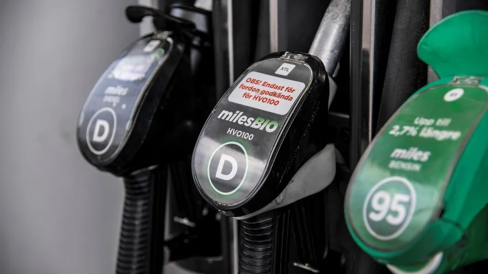 200 liter diesel tömdes lastbilarna på.