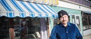 David vill prova på livet på teatern