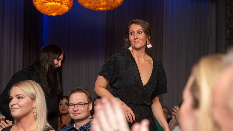 Stina Edström (till höger) och systern Emelie Edström prisades för årets butik.
