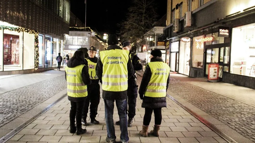 Polisvolontärer på uppdrag på Uppsalas gator.