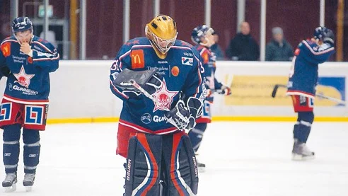 Deppigt värre i VIK. Laget föll med klara 5-0 hemma mot Karlskrona.
