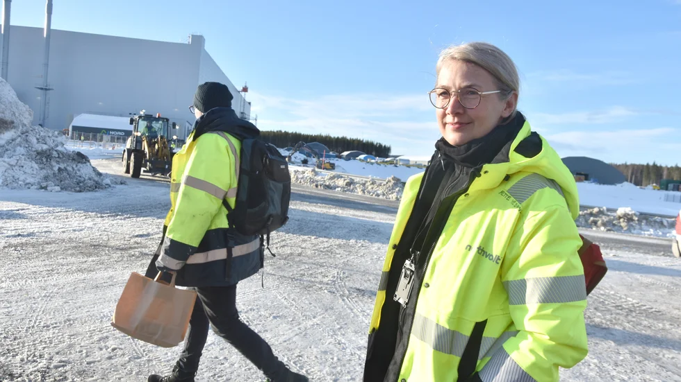 ”Jag tycker inte man behöver vara rädd för engelskan som arbetsspråk. Alla gör sitt bästa. Vi har lärt oss många fackuttryck”, berättar Anette Hedkvist som vant sig vid den i sin jobbvardag.
