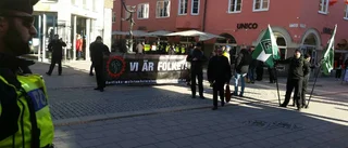 Stökig demonstration – polisen på plats