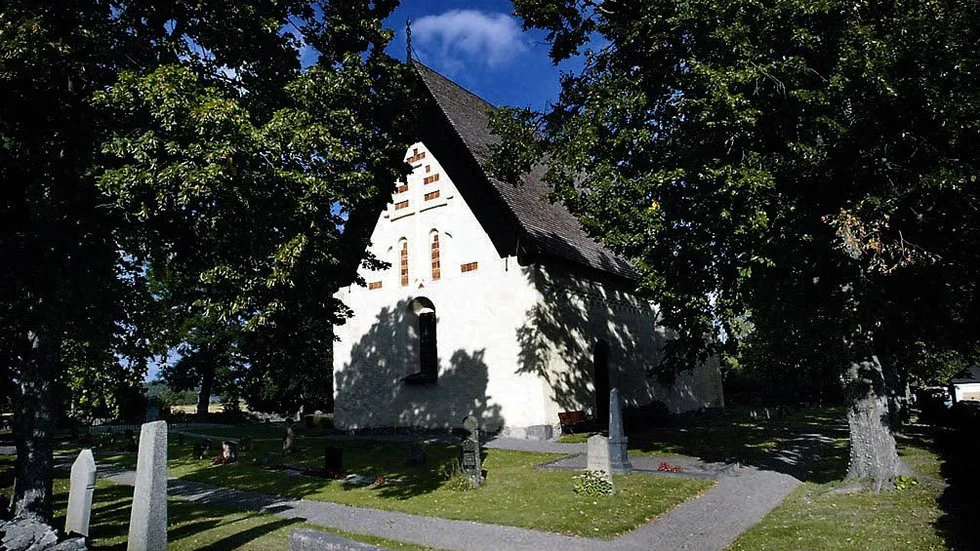 Skadegörelse. Fittja kyrkogård utsattes för skadegörelse.