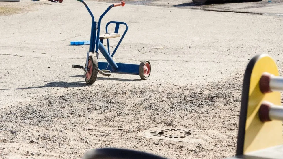 Många förskolor på Gotland saknar tillräckligt med solskydd.