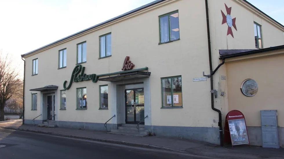 Biograf. Flera personer hade åkt långt för att se En man som heter Ove på Storbrunn, men många fick åka hem igen utan att fått se filmen.