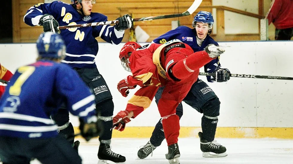 Ledarlöst. Iron mot Norrtälje i en tidigare match. Då man hade tränare.