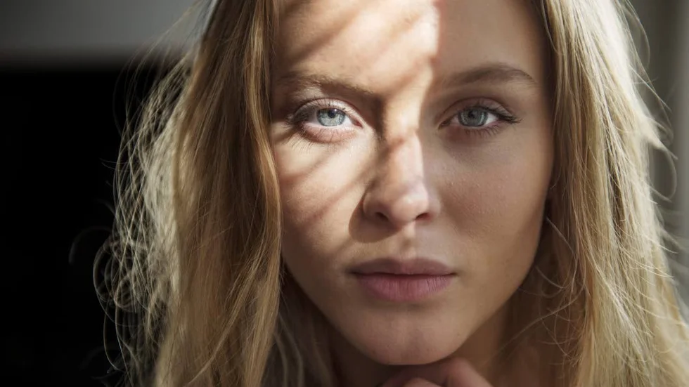 Arist och debattör. Zara Larsson fick en världshit med "Uncover" för två år sedan. Vid sidan av musiken har hon också blivit känd som frispråkig feminist. Men hennes låtar är inte politiska, och det brukar inte bli något politiskt mellansnack under konserterna. "Nej, kanske främst för att jag är sjukt dålig på att mellansnacka."