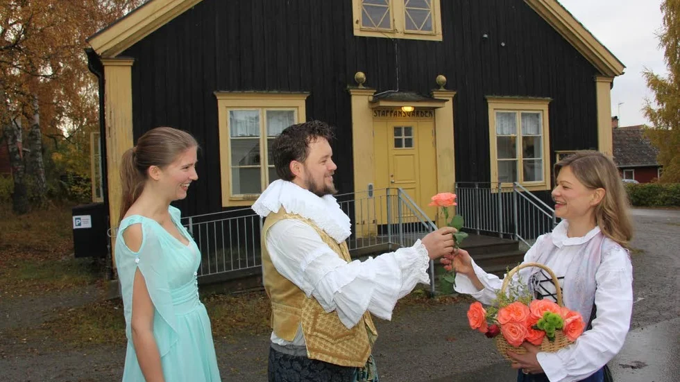 Sångglada. Nina Hamrén, Erik Boström och Petra Valman, Knivsta Operatrio, utanför Staffansgården. De hoppas att kunna inspirera till fler lokala kulturarrangemang i Knivsta.