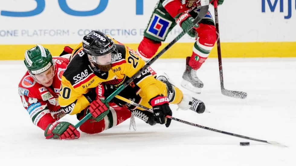 Jack Connolly menar att Luleås forwards måste börja göra mål.