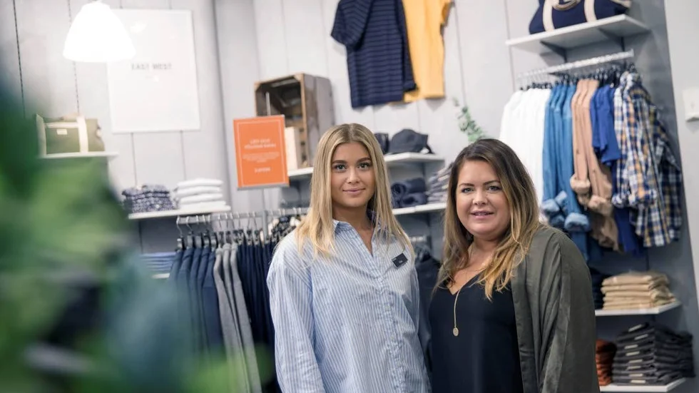 Borthers i Luleå satsar mer och mer på events i butiken. ”Det har varit väldigt lyckat”, säger Veronica Norrbin. Här tillsammans med butikschef Frida Lundström.