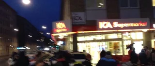 Butiker evakuerades efter bombhot