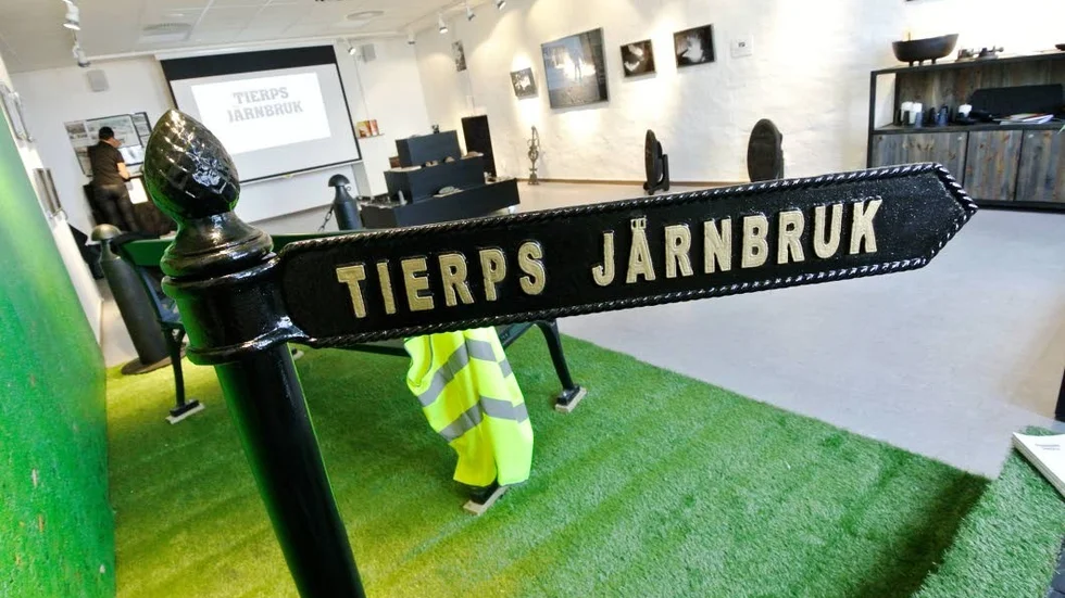 Tung historia. Utställningen om Tierps järnbruk är en tung historia.