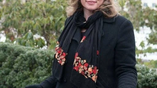 Emma Wallrup (V)