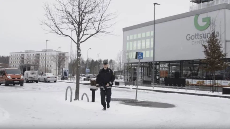 Skärmpdump från kampanjfilmen med Uppsalapolisen.