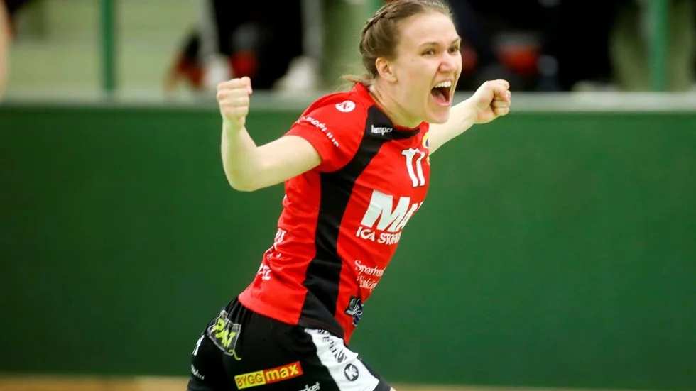 Jubel?. Blir det ny vinst för Therese Lundström och EHF?