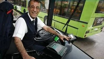 Jaffer Abbasi Nejad är chaufför på Gamla Uppsala Buss.
