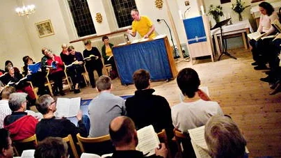 De första repetitionerna började redan i somras. - Egentligen är det befängt att öva så mycket för ett enda tillfälle, säger dirigenten Peter Melin.
