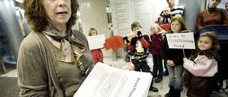 Flogstaelever protesterade mot nedläggningshot
