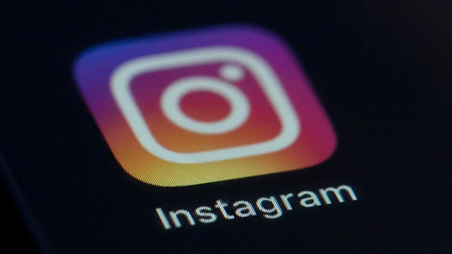 En 27-årig kvinna publicerade ett inlägg på Instagram där hon pekade ut en man som våldtäktsman. 