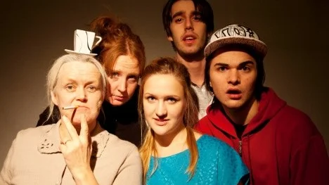 Teatergruppen Essence: Charlotte Gottfries, Charlotta Berg, Lisa Jodensvi, Gordon Sonesson och Magnus Karlsson.