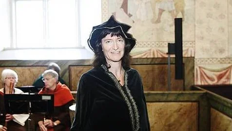 Maria Bendz har både skrivit pjäsen och spelar huvudrollen som Albertus Pictor.