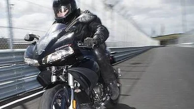 Det är inte särskilt mycket som syns av den fina Rotax-motorn hos Buellen. Men den märks.
