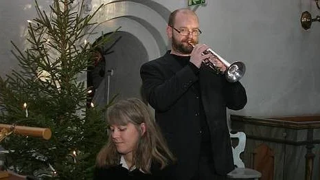 Marit Lundkvist Reyes och Bo Inge Svensson i Tegelsmora kyrka.