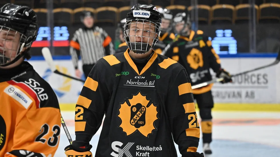 Oskar Voullet blev stor hjälte när han slog in den avgörande straffen mot Luleå på bortaplan.
