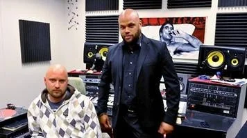 Viktor Ax och Ken Ring i studion.