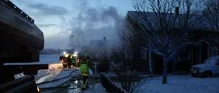 Villa totalförstörd i brand