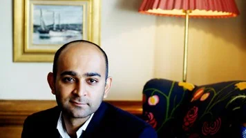 STOCKHOLM 2007-10-18
Mohsin Hamid, pakistansk-brittisk fÃ¶rfattare som har skrivit boken "Den ovillige fundamentalisten".
Foto: Jurek Holzer / SvD / SCANPIX / Kod 30072
** DN OUT (Ã¤ven arkiv) **