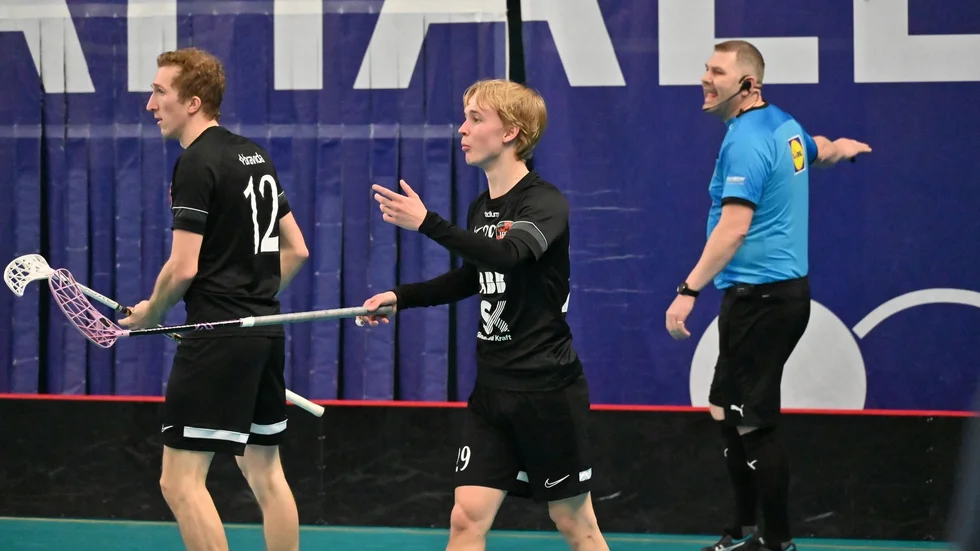 Carl From såg ut att bli kvalhjälte – men när hans mål dömdes bort med bara sekunder kvar tog Härnösand hem matchen i förlängning.