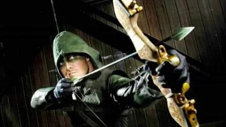 Stephen Amell som Oliver Queen/Arrow.