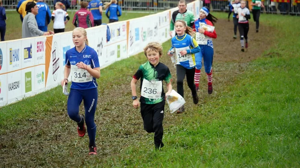 Ungt löfte. 9-årige Mikael Berg klarade 25-mannadebuten med glans.