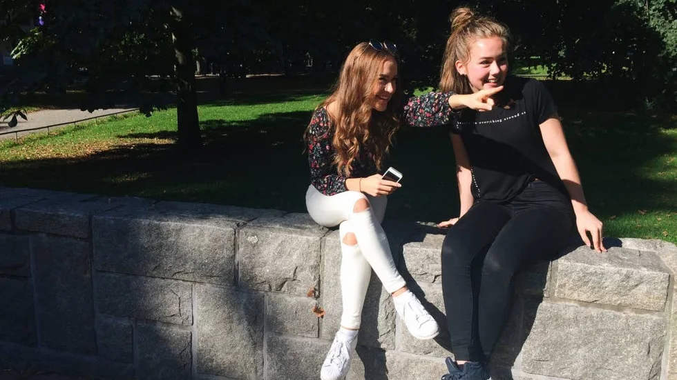 Duo. Knivstaborna Hedda Holmberg och Line Jonsdotter, den numera kända musik- och dansduon Hedda & Line.