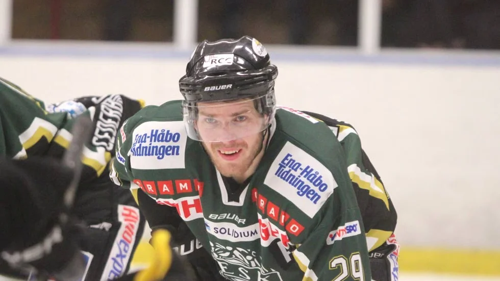 Ledare. ESK Hockeys kapten Andreas Lindquist hoppas på en högre nivå från sitt lag mot Lindlöven.