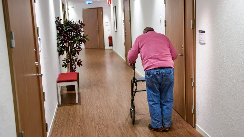 Kurvan av antalet smittade på äldreboenden pekar uppåt. Arkivbild.